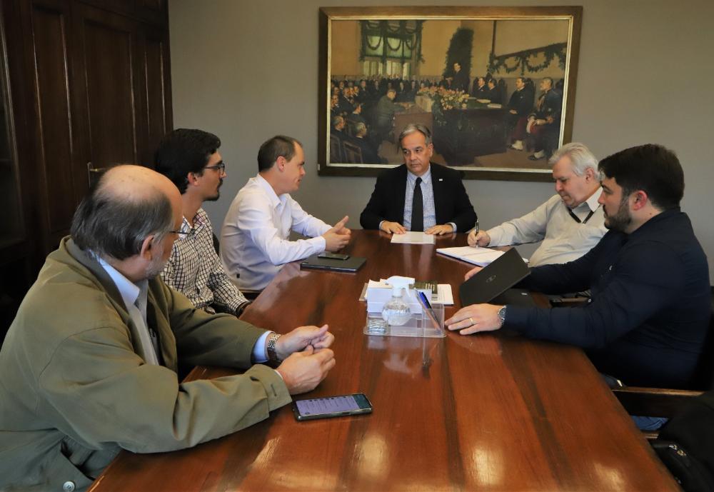 Cadeia produtiva do Algodão é tema de reunião na Secretaria de Agricultura de SP