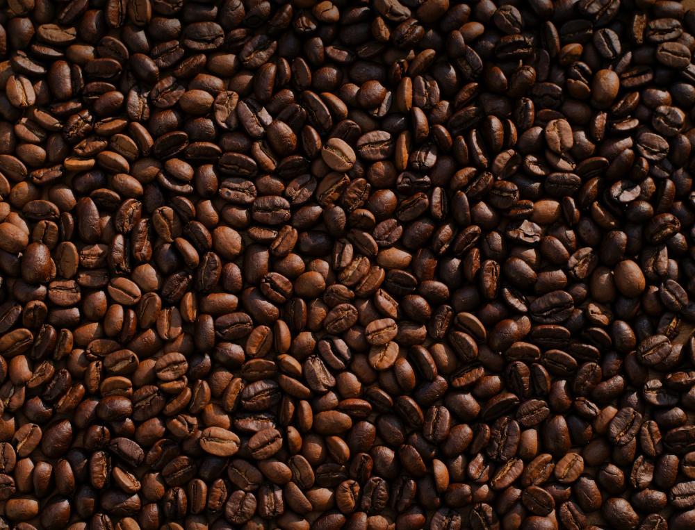 Mercado Futuro: valorização do real e aumento da produção podem dificultar a vida dos cafeicultores brasileiros