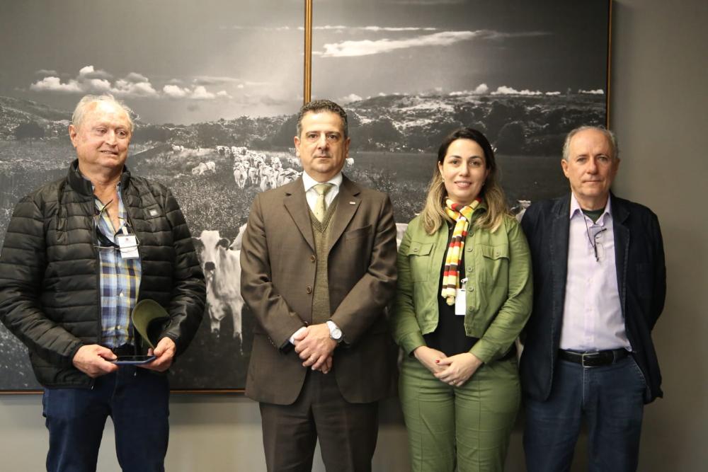 Secretaria da Agricultura recebe visita do município de Clementina
