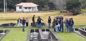 Estudantes e professores colocam a “mão na massa” em atividades do Instituto de Pesca