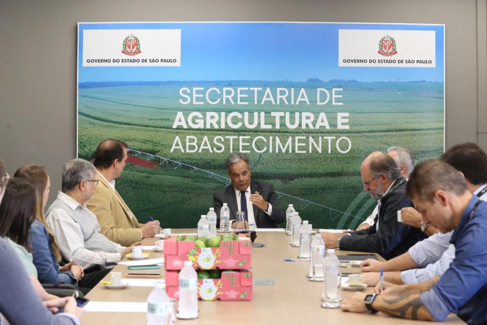 Lideranças da fruticultura paulista visitam Secretaria de Agricultura e Abastecimento para tratar de demandas do setor