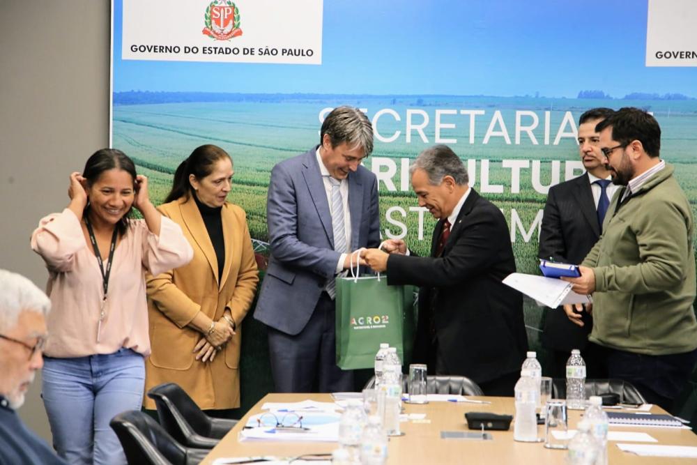 Secretaria de Agricultura recebe representantes do Reino dos Países Baixos