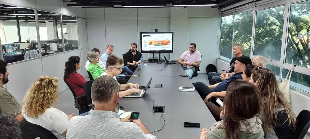 Artesanais – Defesa Agropecuária se reúne com representantes da cadeia do queijo
