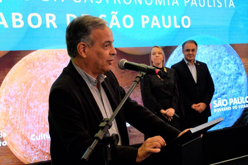 Cerimônia de lançamento dos Programas Turismo Rural e Valorização da Gastronomia Paulista é realizada no Salão Nobre da Secretaria