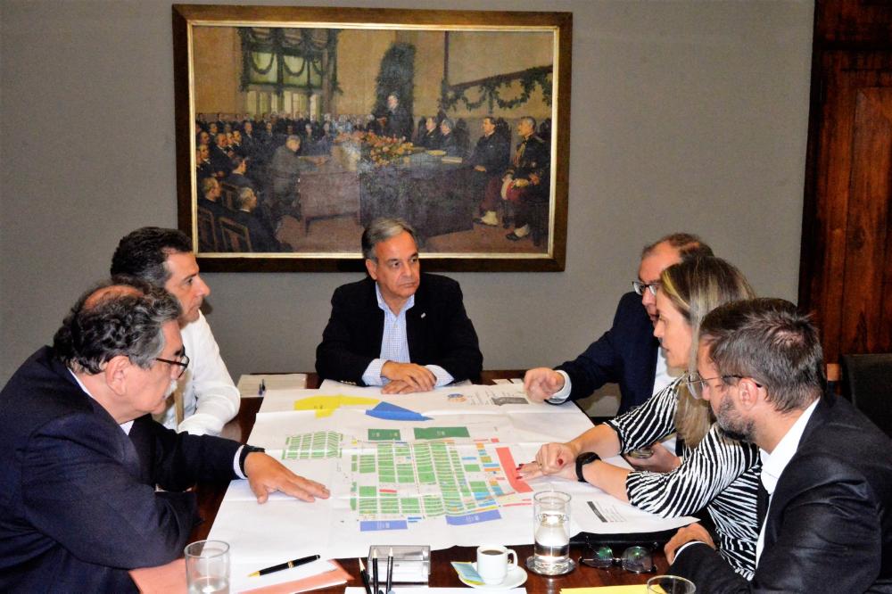 Estrutura da edição 2023 da Agrishow é apresentada à Secretaria