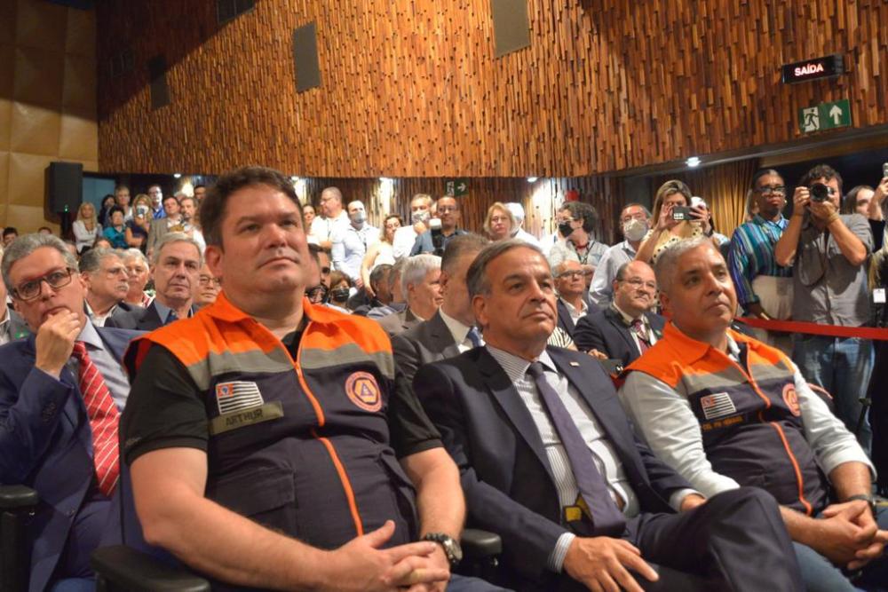 Secretário de Agricultura e Abastecimento do Estado de São Paulo participa da cerimônia de transmissão de cargo da secretaria estadual de Meio Ambiente, Infraestrutura e Logística