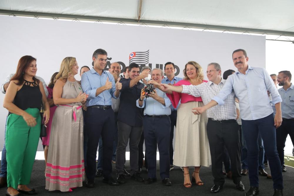 Secretário de Agricultura e Abastecimento do Estado de São Paulo realiza entregas de maquinários agrícolas no Centro de Cana do IAC em Ribeirão Preto