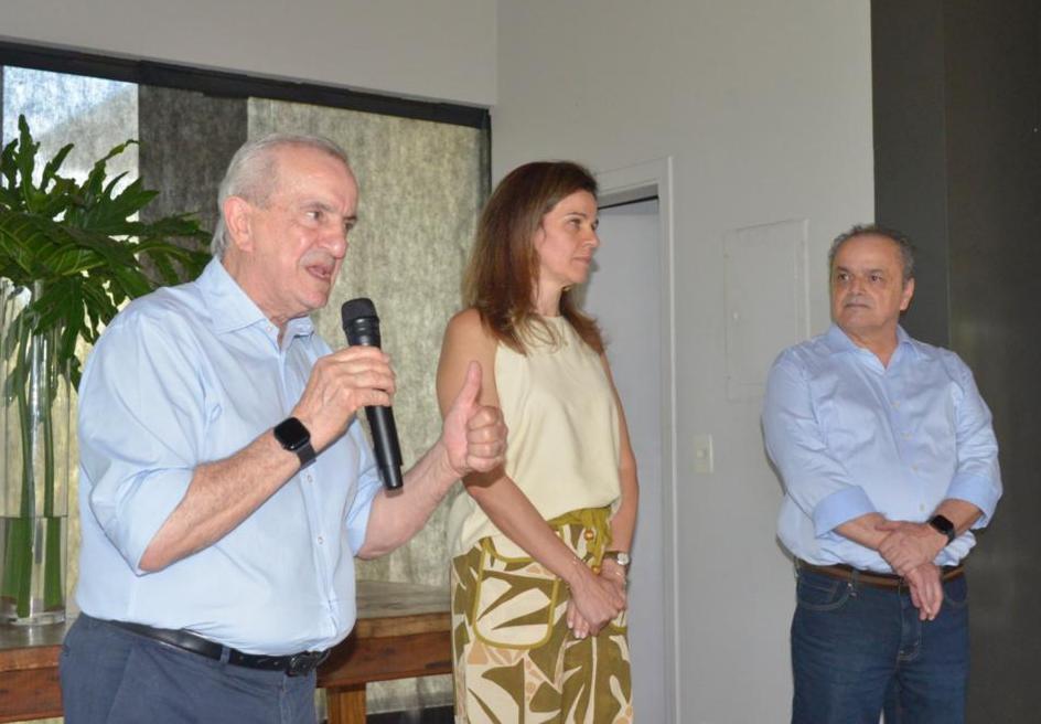 Secretário de Agricultura e Abastecimento de SP participa dos 50 anos do Clube do Leitão da APCS