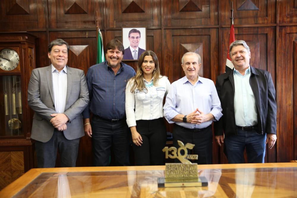 Secretário de Agricultura e Abastecimento do Estado recebe prefeitos para tratar sobre programas da Secretaria
