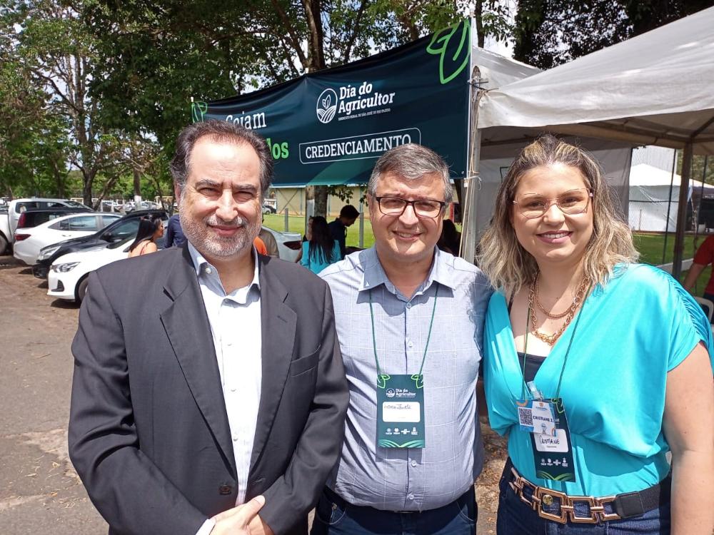 Adriano Quercia representa o Secretário de Agricultura na abertura do Dia do Agricultor em São José do Rio Pardo