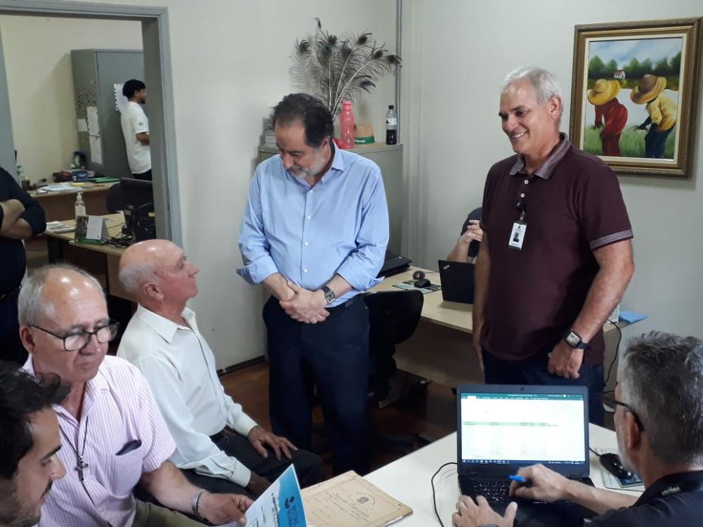 Representando o Secretário de Agricultura e Abastecimento do Estado, Francisco Matturro, o Secretário Executivo de Agricultura e Abastecimento de São Paulo, Adriano Quércia, acompanha em Limeira ação do ‘aceite’ do CAR e entrega do Rotas Rurais