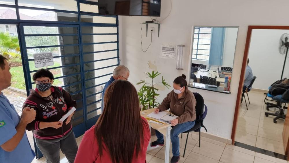 Representando o Secretário de Agricultura e Abastecimento, Francisco Matturro, o Secretário Executivo, Adriano Quercia, acompanha ação do aceite do CAR e entrega do Rotas Rurais em Mirante do Paranapanema