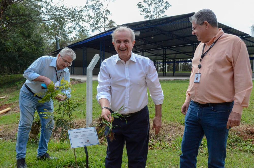 Secretário de Agricultura e Abastecimento acompanha ação de promoção do Cadastro Ambiental Rural (CAR), em Campinas