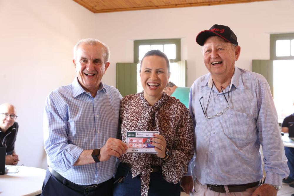 Secretário de Agricultura e Abastecimento acompanha ação do aceite do CAR e entrega do Rotas Rurais em Barretos