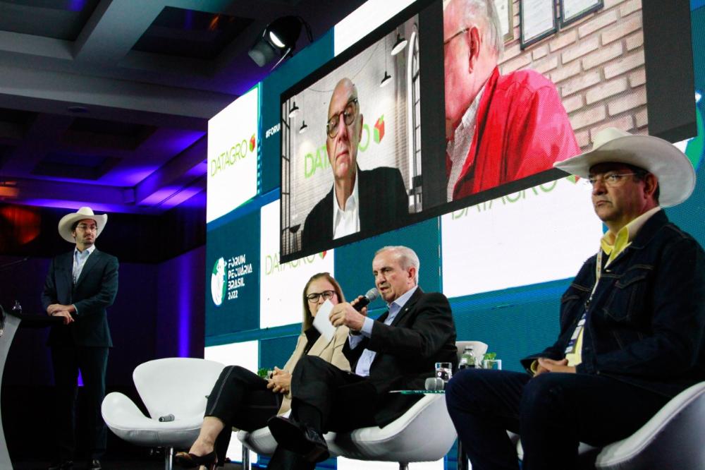 Secretário de Agricultura Francisco Matturro participa do Fórum Pecuária Brasil 2022