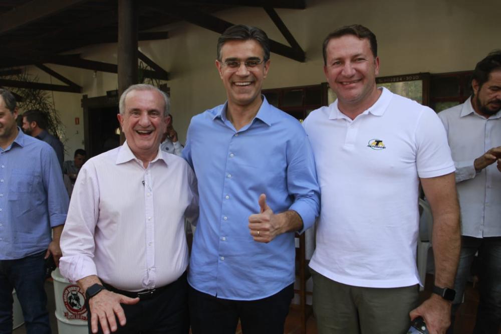 Em Presidente Prudente, o Governador Rodrigo Garcia ao lado do Secretário de Agricultura, sanciona a Lei de Regularização Fundiária