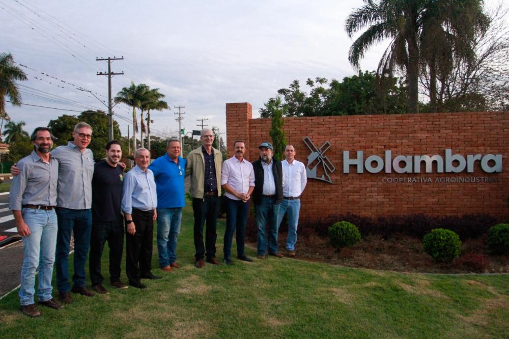 Francisco Matturro apresenta ações e programas da Secretaria de Agricultura e Abastecimento na Cooperativa Agroindustrial no Campus de Holambra