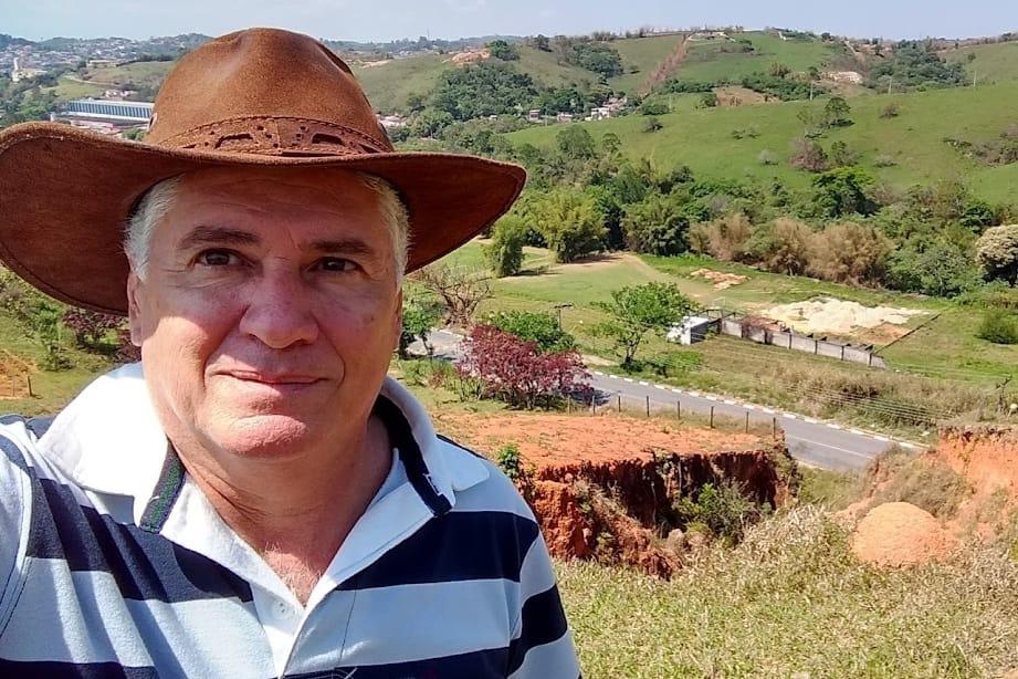 Oswaldo Júlio Vischi Filho recebe certificado da CONFAEAB por relevantes serviços prestados à Confederação e ao país