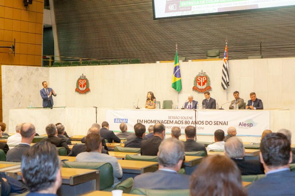 Secretário de Agricultura representa governador de SP em homenagem da Alesp ao Senai