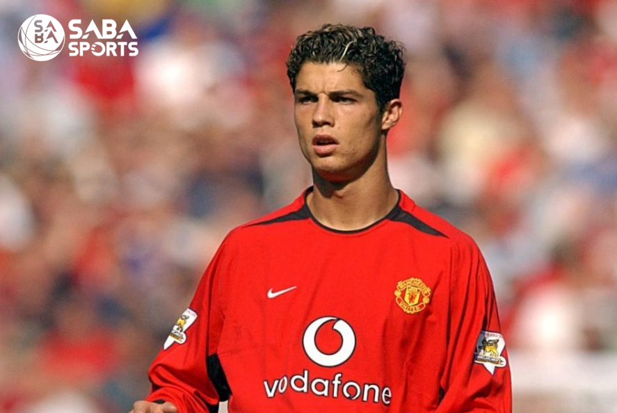 Omvendt Gentage sig håndbevægelse Cristiano Ronaldo bullied by Man Utd teammates in 2003