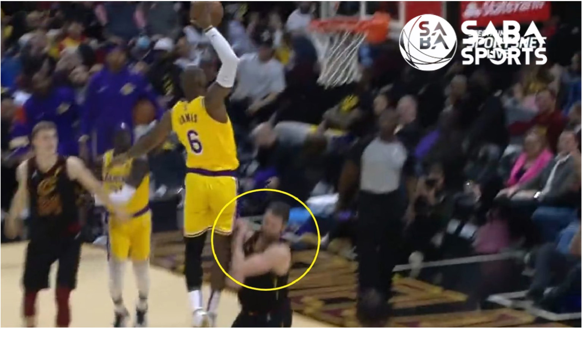 LeBron James destroys former teammate Kevin Love with crazy poster dunk