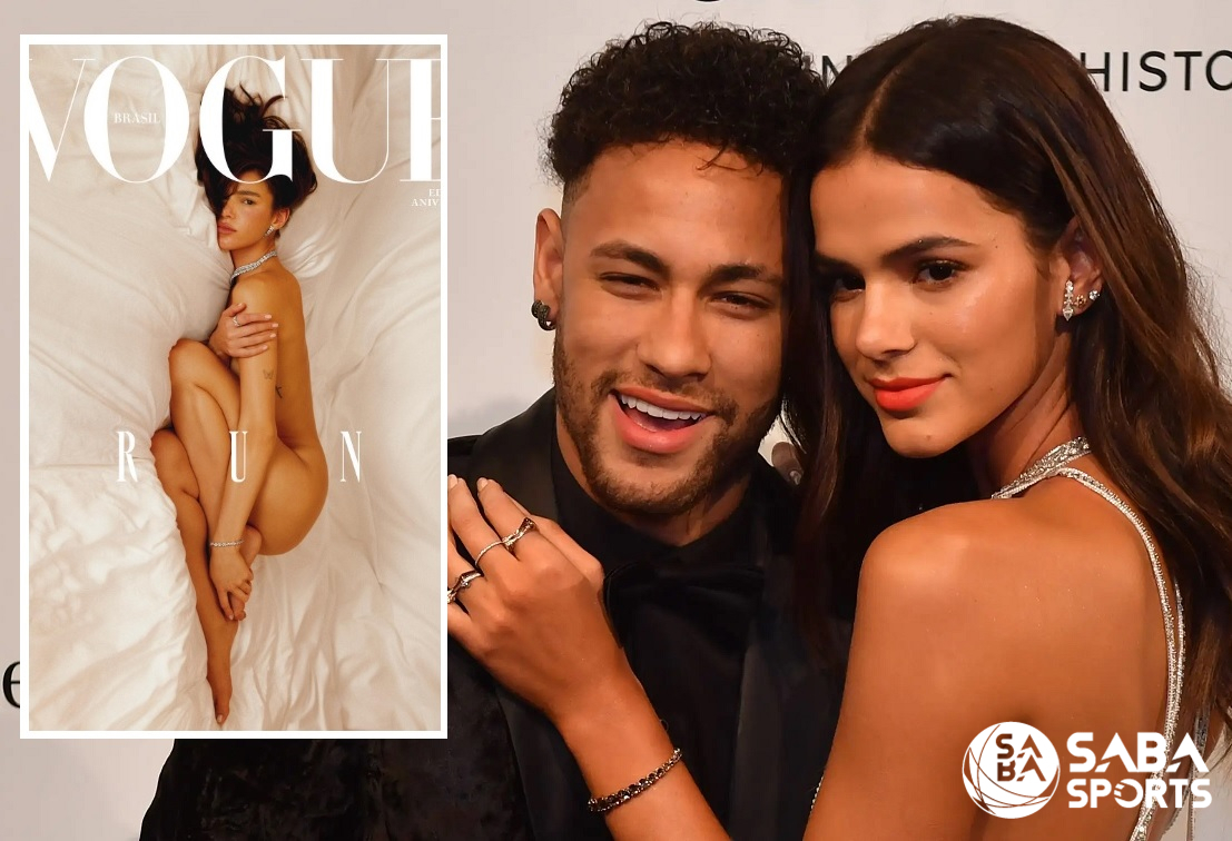 Neymars ex-girlfriend poses naked on pic picture