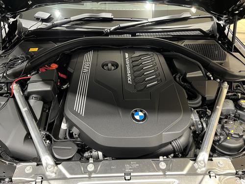BMW X5 M50i engine N63