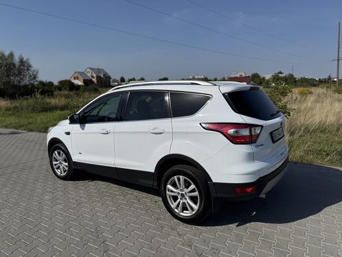 Ford Kuga задній вигляд