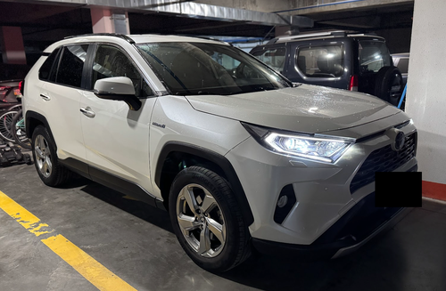 Toyota RAV4 Hybrid AWD &mdash; перше фото