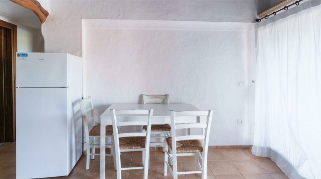 Trilocale con veranda vista mare – Club degli Artisti, Cugnana 4