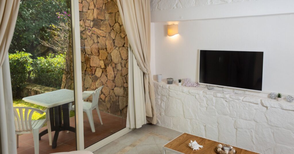 Appartamento ristrutturato con giardino e piscina 29