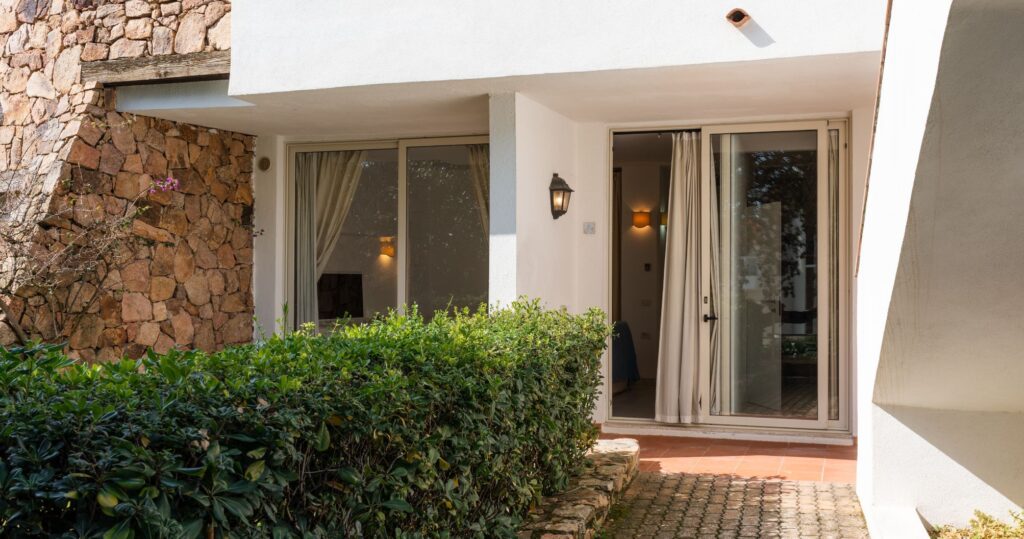 Appartamento ristrutturato con giardino e piscina 7