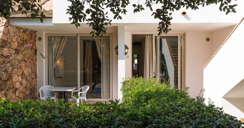 Appartamento ristrutturato con giardino e piscina 8