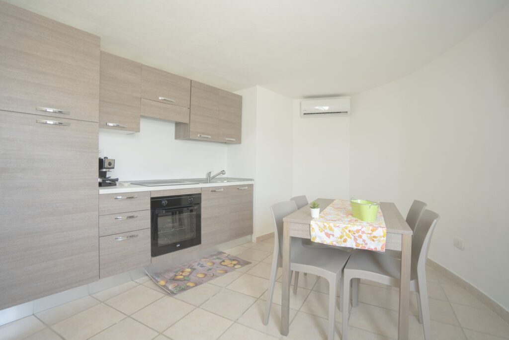 Villa indipendente con due appartamenti a Porto Istana 18