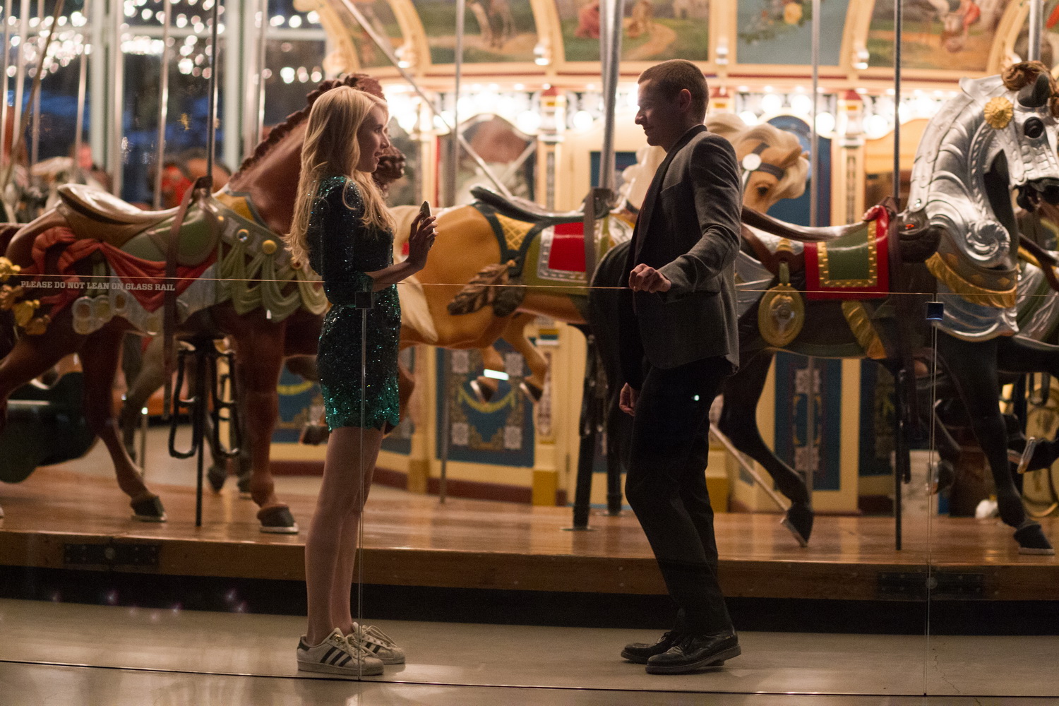 เอ็มม่า โรเบิร์ต – เดฟ ฟรังโก้ คู่จิ้นคู่ใหม่ใน “NERVE เล่นเกม เล่นตาย”  ผลงานทริลเลอร์ไอเดียกระแทกใจวัยรุ่นแห่งปี