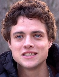 ดักลาส สมิธ (Douglas Smith)