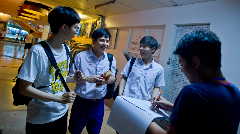 “เบสท์-ปลื้ม-เอิร์ธ-ภีม” ตั้งแก๊ง “โกสต์ ยัวร์ แด๊ด” ท้าพิสูจน์ตะลุยถ่ายคลิปกลาง “สยามสแควร์”