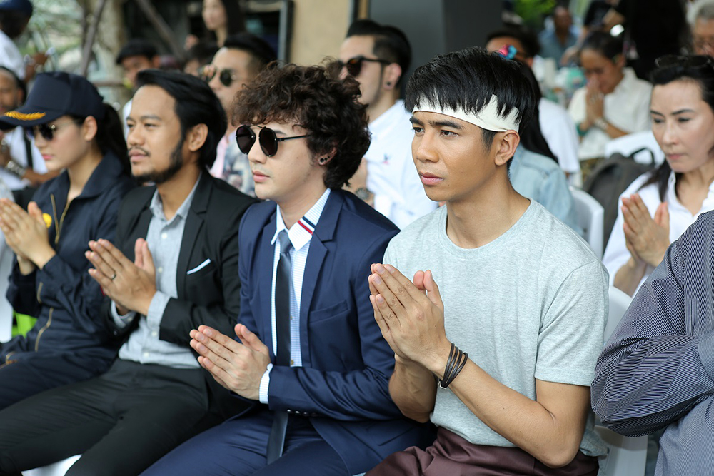 “สหมงคลฟิล์มฯ” เปิดบวงสรวงภาพยนตร์ใหม่ “นายไข่เจียวเสี่ยวตอร์ปิโด” คว้า “ก้อง ห้วยไร่” ประเดิมจอภาพยนตร์ พร้อม “เซฟฟานี่ และ สิงโต นำโชค” การันตีความฮาโดย “โต๊ะ พันธมิตร”