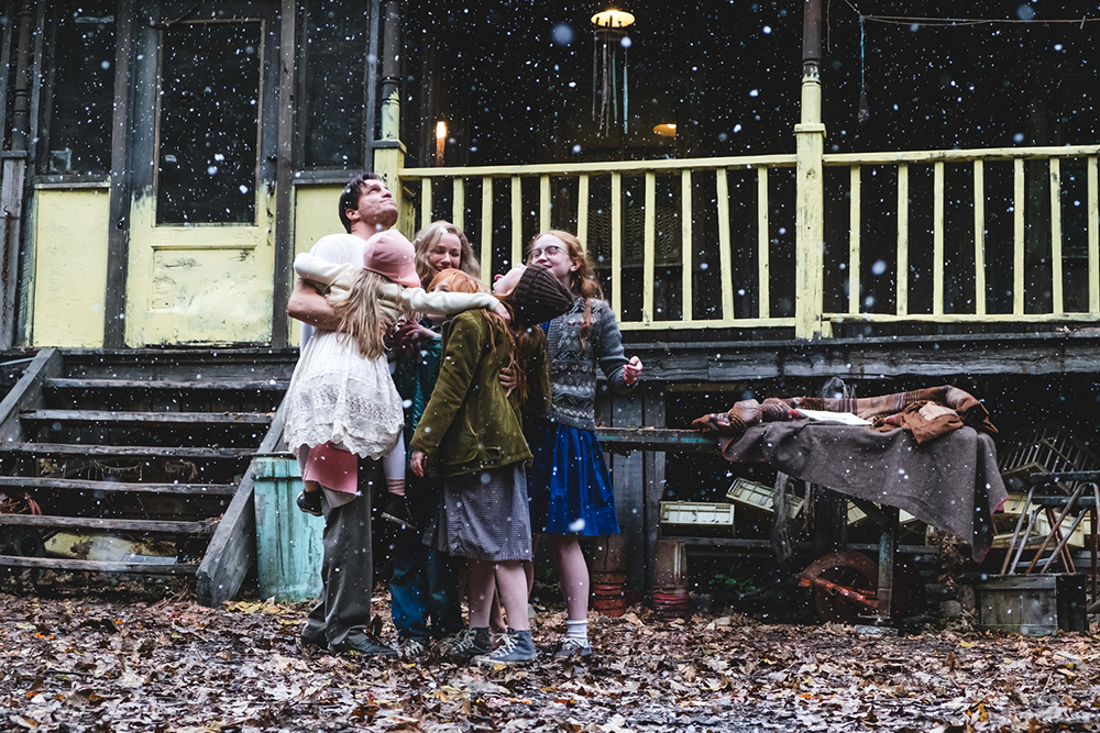 “The Glass Castle” จากหนังสือขายดีสร้างประวัติศาสตร์ สู่ภาพยนตร์ลึกกินใจ ตัวเต็งออสการ์เรื่องแรกปี 2017