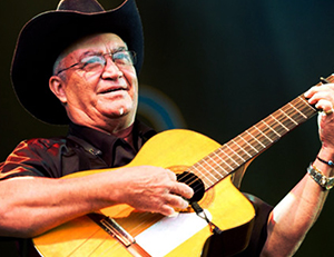 Eliades Ochoa