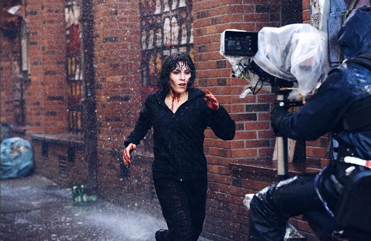 ลุยแรง! ภาพเบื้องหลังโชว์แกร่ง “นูมิ ราเพซ” ทุ่มสุดลมหายใจเป็นแฝด 7 ใน “What Happened to Monday”