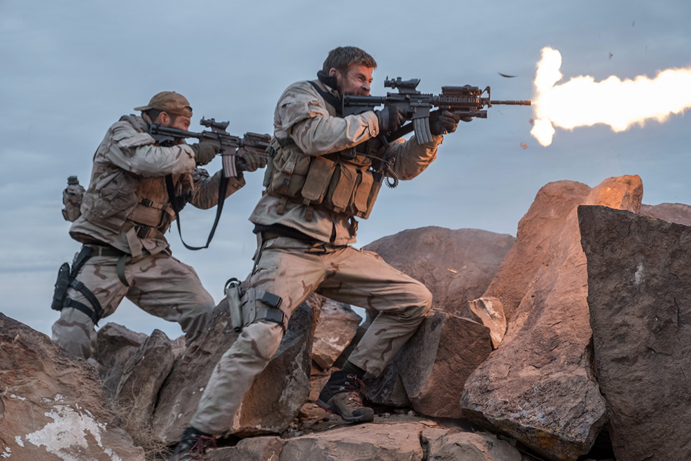 “12 Strong” ทหารผู้กล้า 12 ชีวิตสู่ปฏิบัติการตัดสินชาติ ฝ่าสมรภูมิระห่ำรุ่งขึ้นหลังวินาศกรรม 9/11 สะเทือนโลก