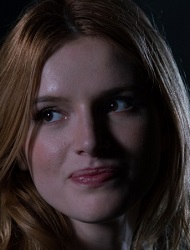 เบลลา ธอร์น (Bella Thorne)