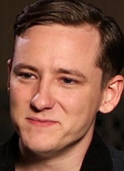 ลูอิส พูลแมน (Lewis Pullman)
