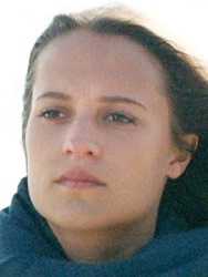 อลิเซีย วิแคนเดอร์ (Alicia Vikander)