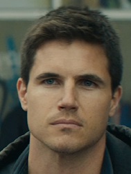 ร็อบบี้ อาเมลล์ (Robbie Amell)