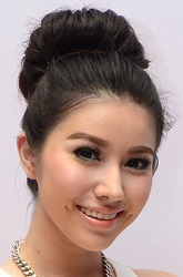 กีรติกา สว่างแจ้ง