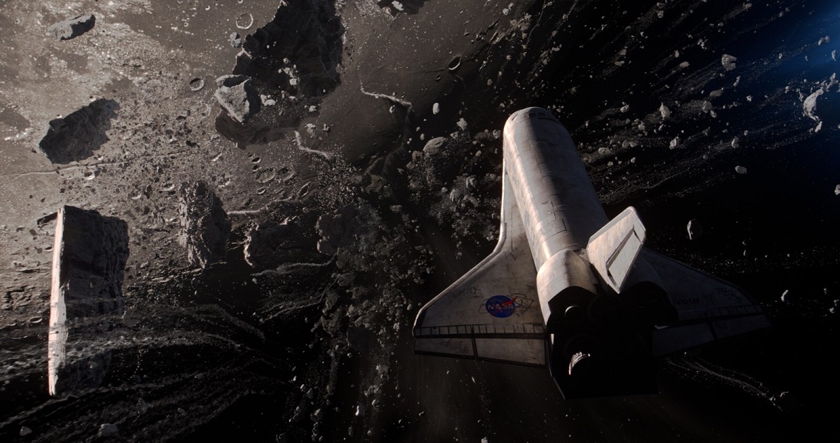 สุดระทึก! เซตภาพแรก “Moonfall” ต้นปีหน้า ทุกชีวิตจะสูญสิ้น! เมื่อดวงจันทร์พุ่งชนโลก มวลมนุษยชาติจะถึงคราววิบัติ เตรียมรับมือมหันตภัยล้างโลกครั้งใหญ่ โดย “โรแลนด์ เอมเมอริช” ผู้กำกับ “ID4” และ “2012”