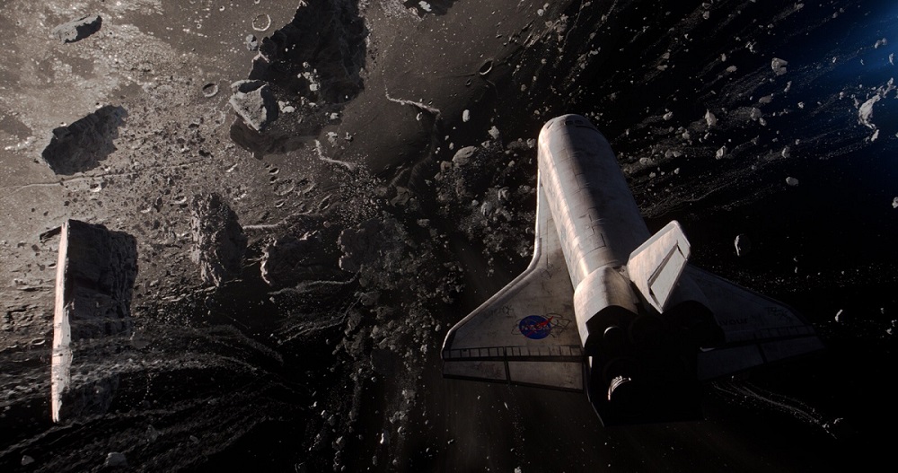สุดระทึก! เซตภาพแรก “Moonfall” ต้นปีหน้า ทุกชีวิตจะสูญสิ้น! เมื่อดวงจันทร์พุ่งชนโลก มวลมนุษยชาติจะถึงคราววิบัติ เตรียมรับมือมหันตภัยล้างโลกครั้งใหญ่ โดย “โรแลนด์ เอมเมอริช” ผู้กำกับ “ID4” และ “2012”