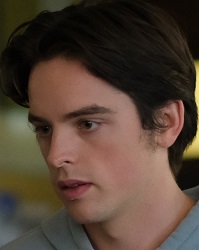 เฟอร์เดีย วอลช์-พีโล (Ferdia Walsh-Peelo)